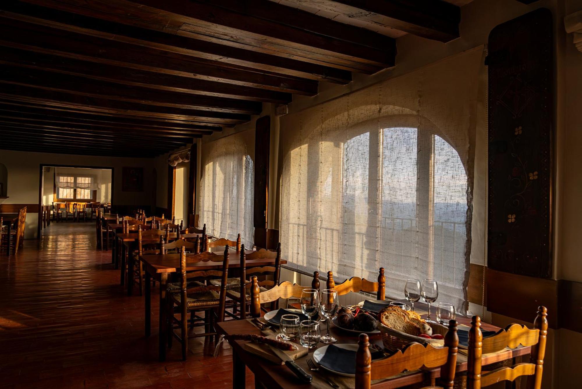 Santuari De Santa Maria De Montgrony Hotell Gombren Exteriör bild