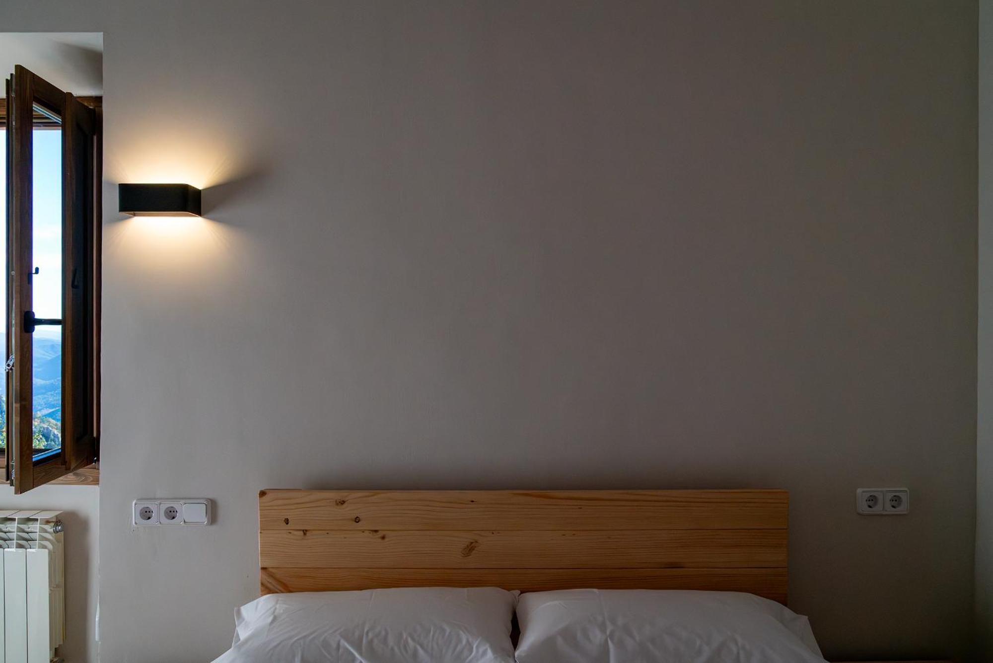 Santuari De Santa Maria De Montgrony Hotell Gombren Exteriör bild